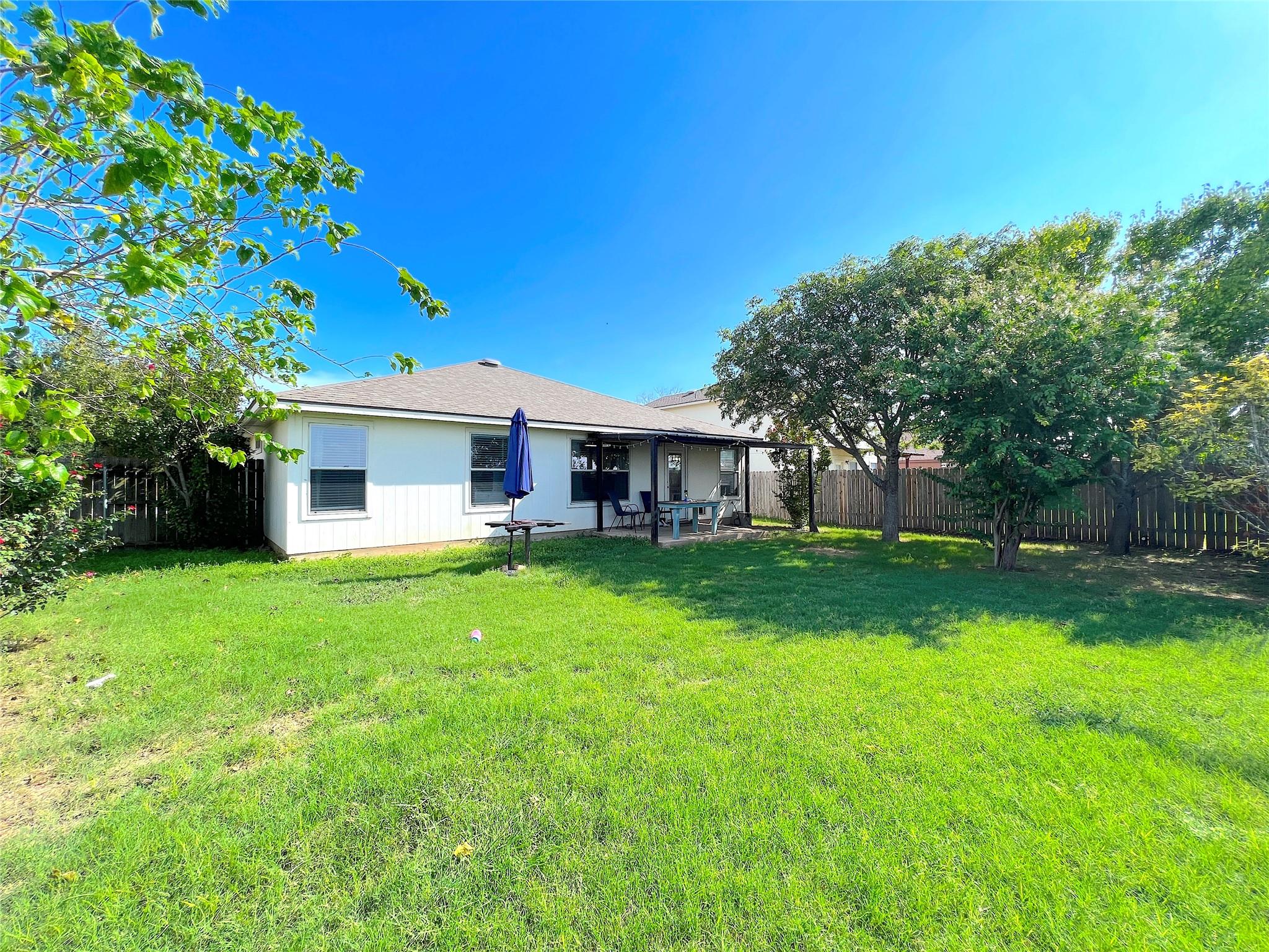 2204 Brewers Place Taylor TX 76574