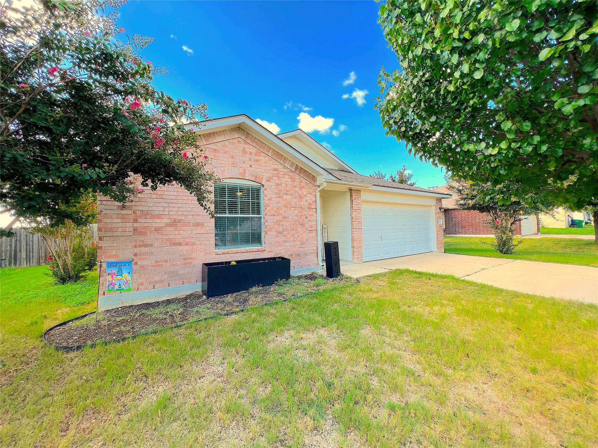 2204 Brewers Place Taylor TX 76574