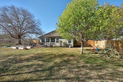 502 NW River Road Martindale TX 78655