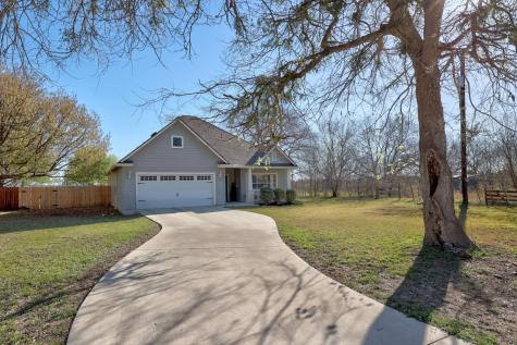 502 NW River Road Martindale TX 78655
