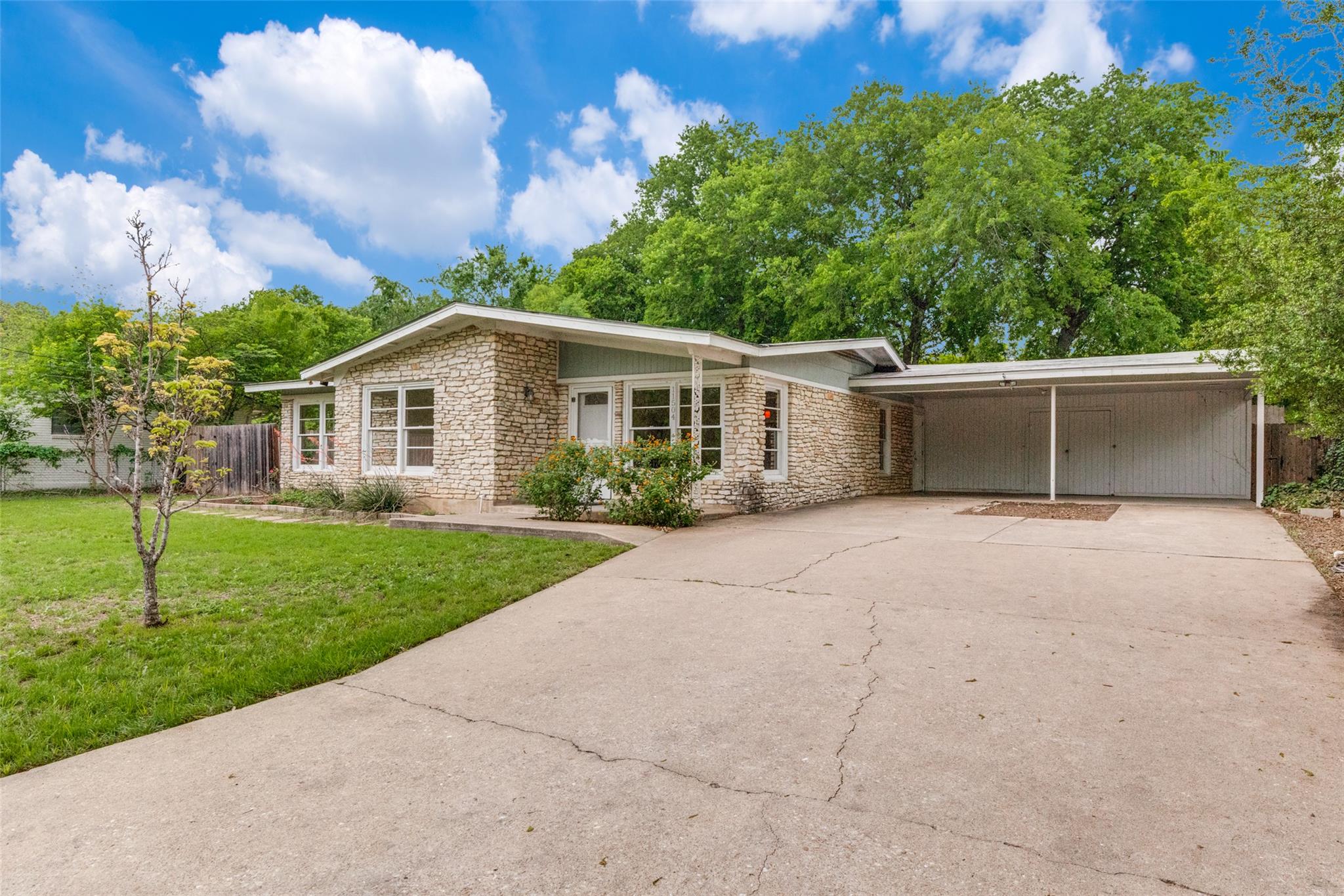 11504 Oakwood Drive Austin TX 78753
