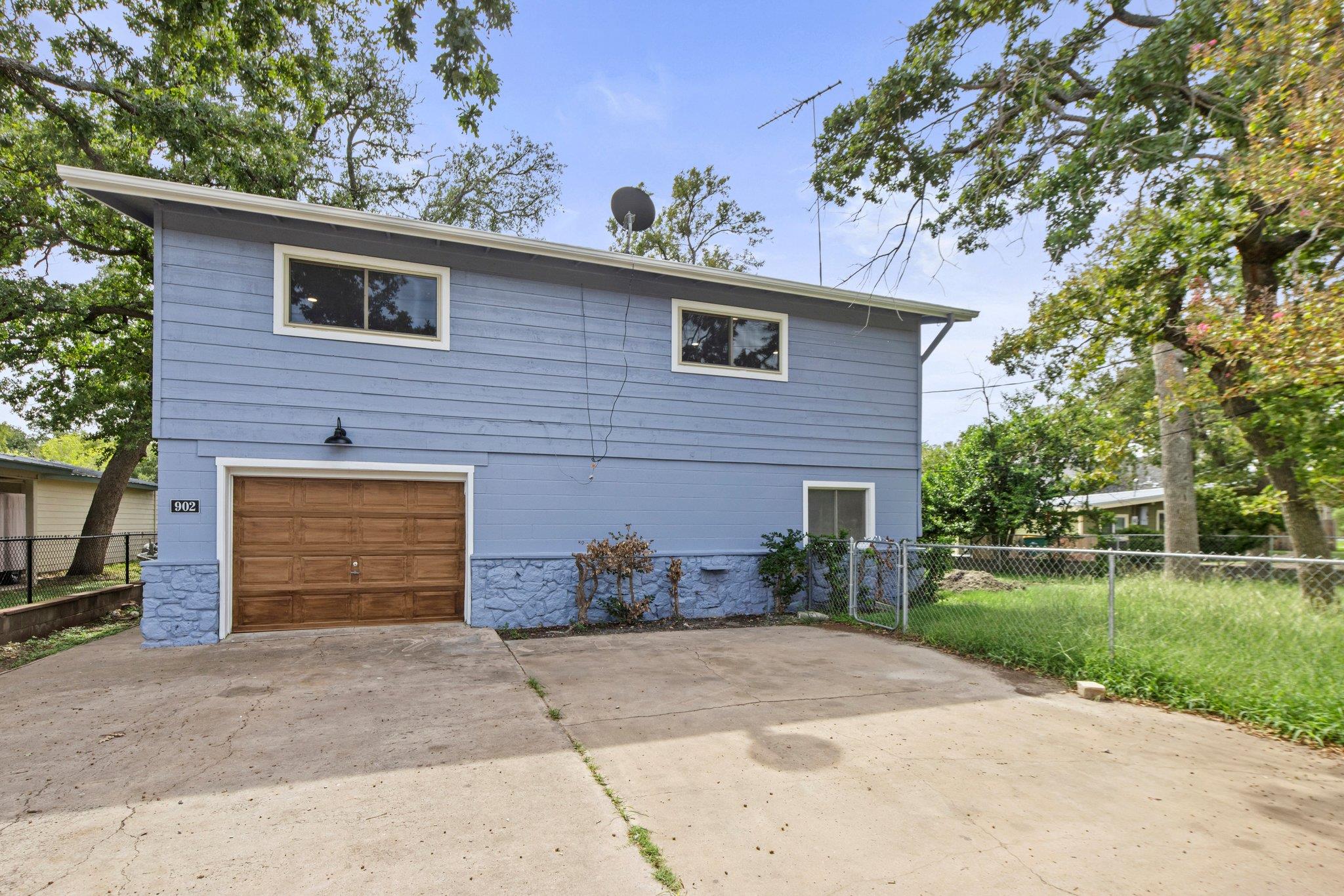 902 Sherwood Forest Drive Granite Shoals TX 78654