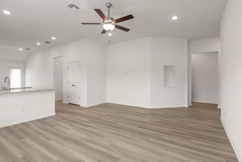 3729 Pin Oak Hills Seguin TX 78155