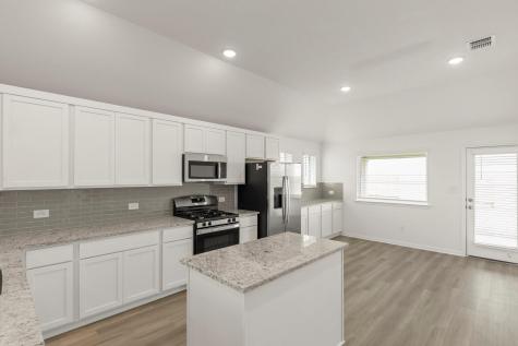 3729 Pin Oak Hills Seguin TX 78155
