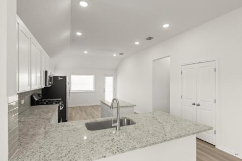 3729 Pin Oak Hills Seguin TX 78155