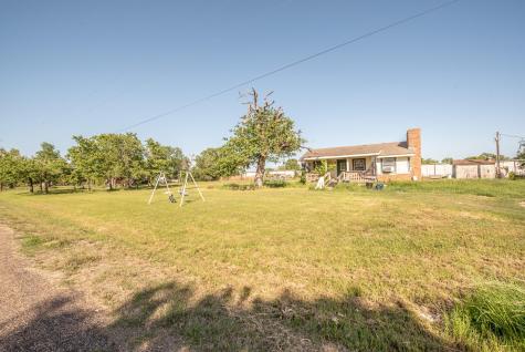 103 Leaning Oaks Street Somerville TX 77879