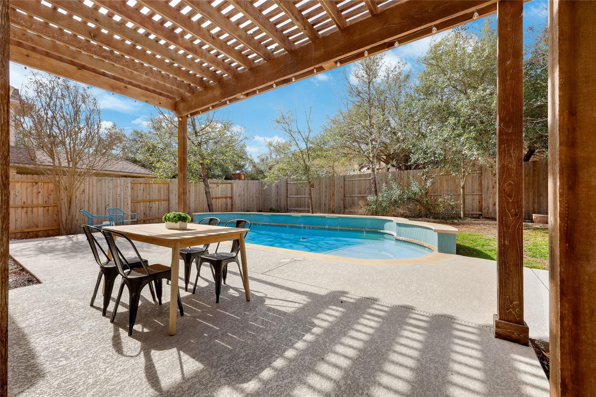 7621 Menler Drive Austin TX 78735