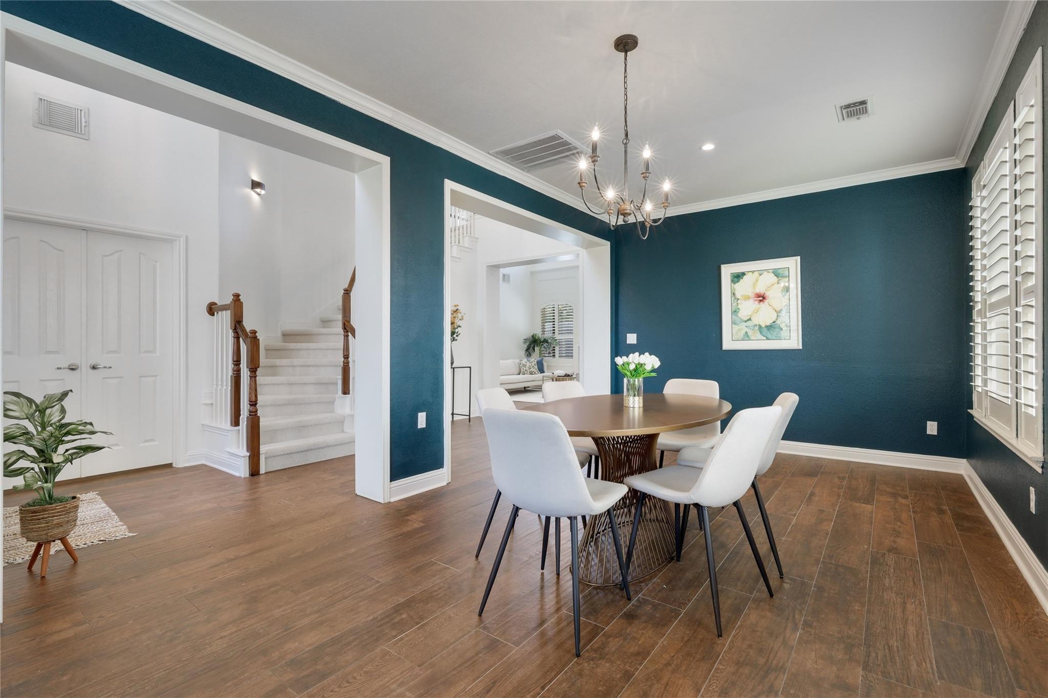 7621 Menler Drive Austin TX 78735