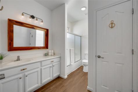 7621 Menler Drive Austin TX 78735