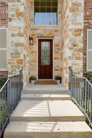 7621 Menler Drive Austin TX 78735