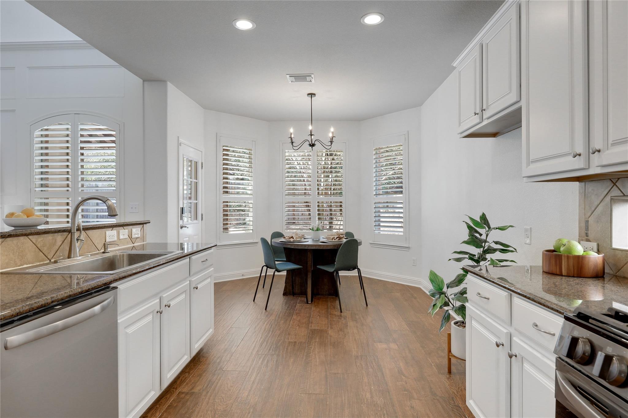 7621 Menler Drive Austin TX 78735