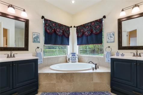 101 Western Spur Horseshoe Bay TX 78657