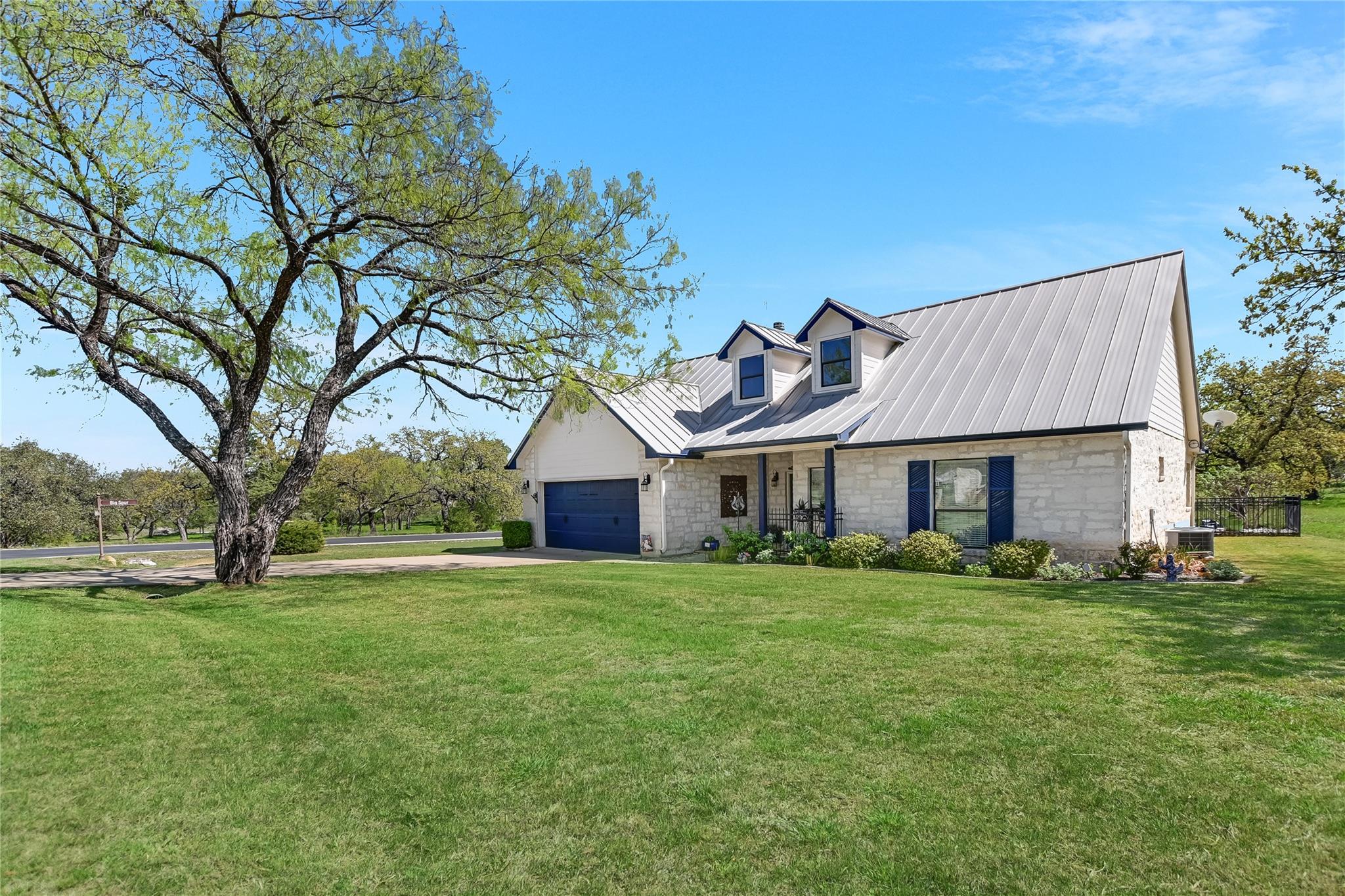 101 Western Spur Horseshoe Bay TX 78657