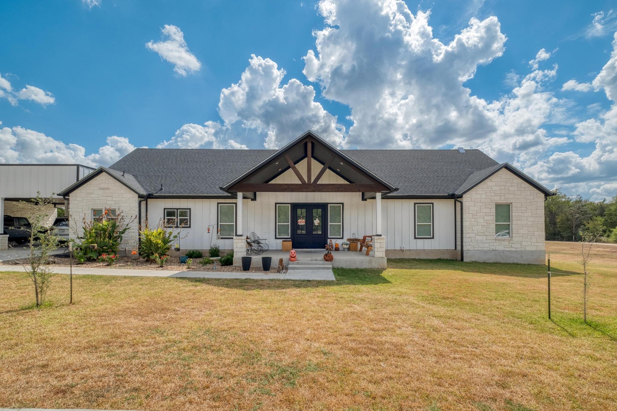 1901 E State Highway 21 Paige TX 78659