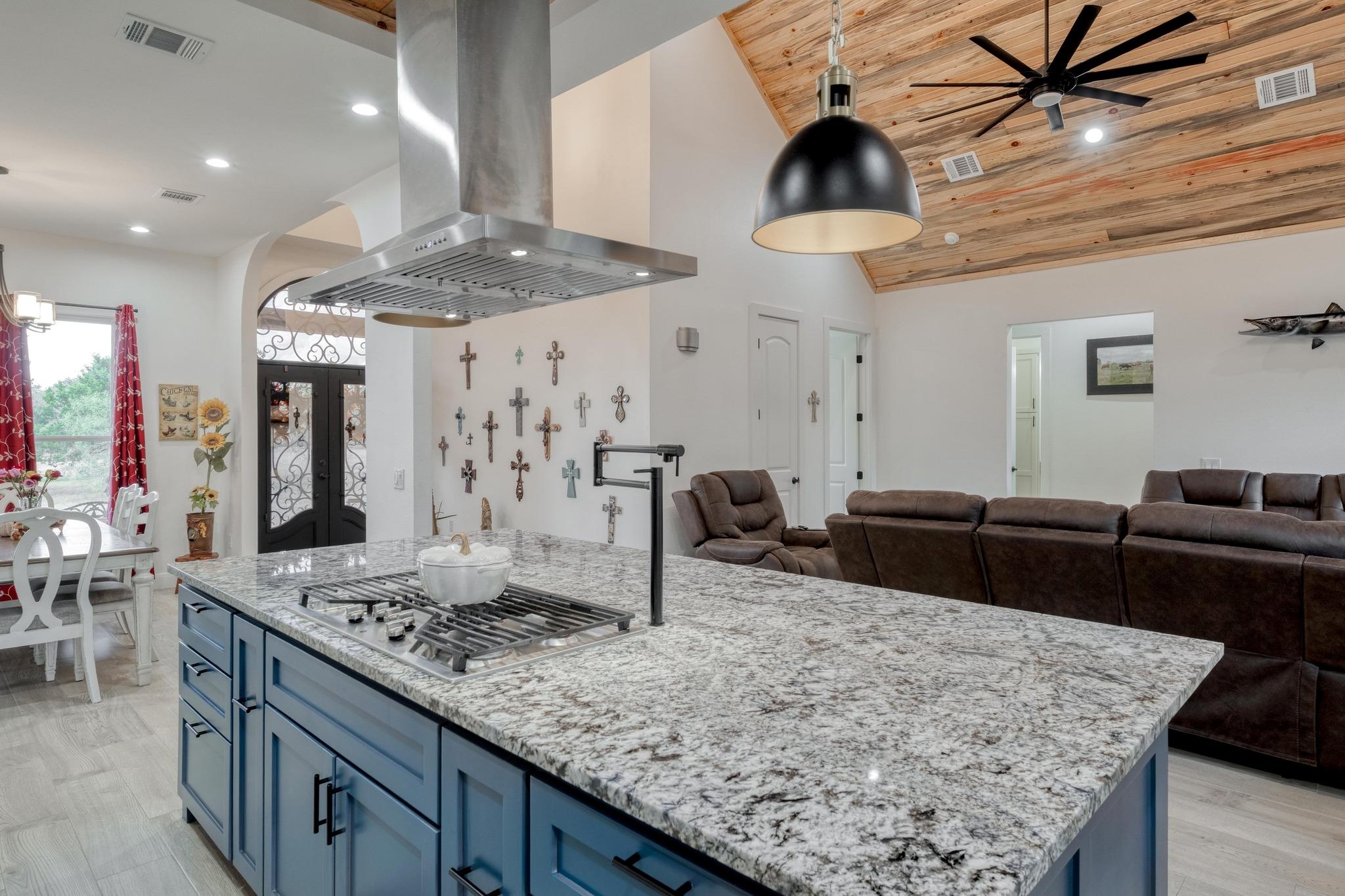1901 E State Highway 21 Paige TX 78659