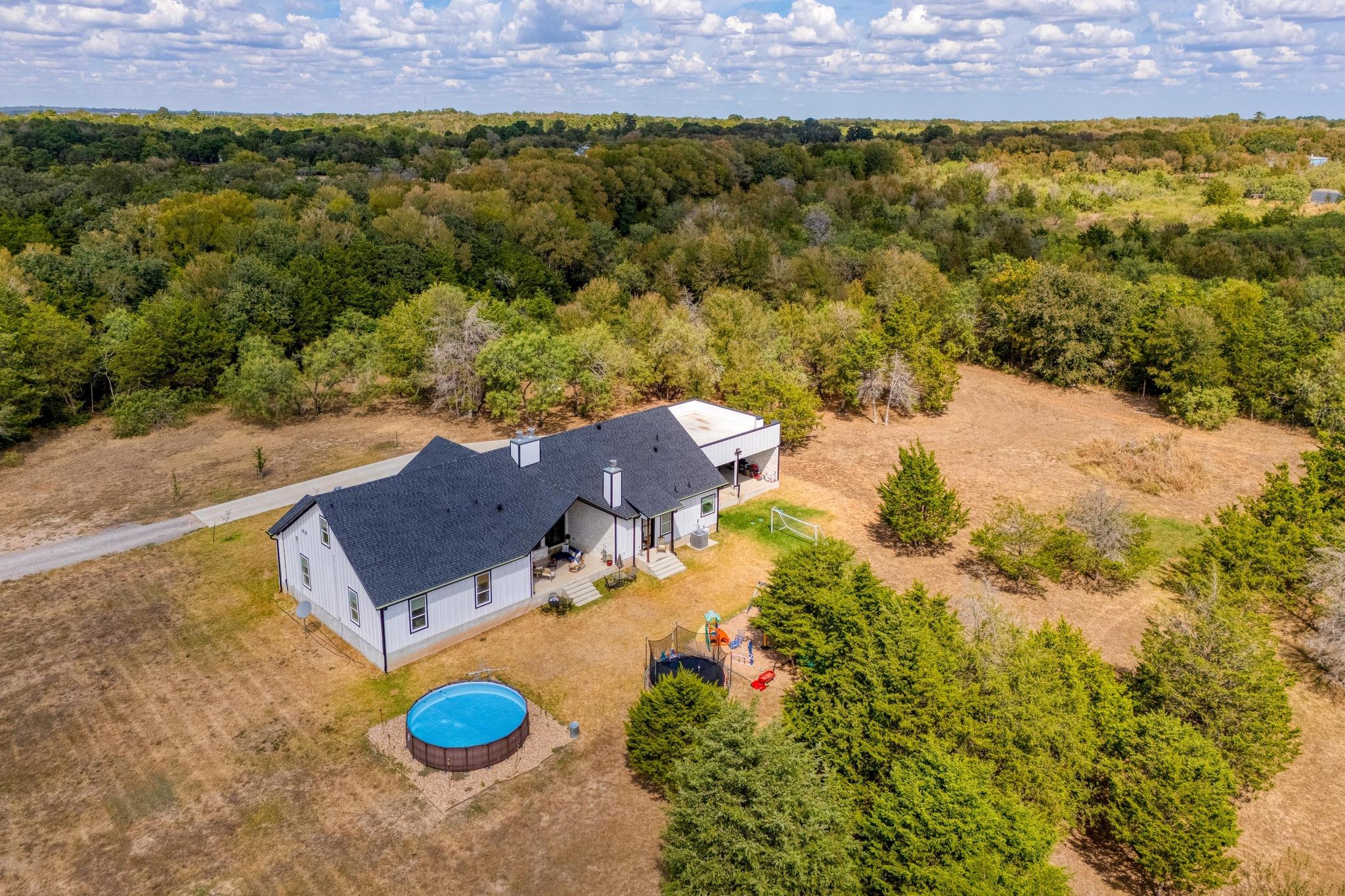 1901 E State Highway 21 Paige TX 78659