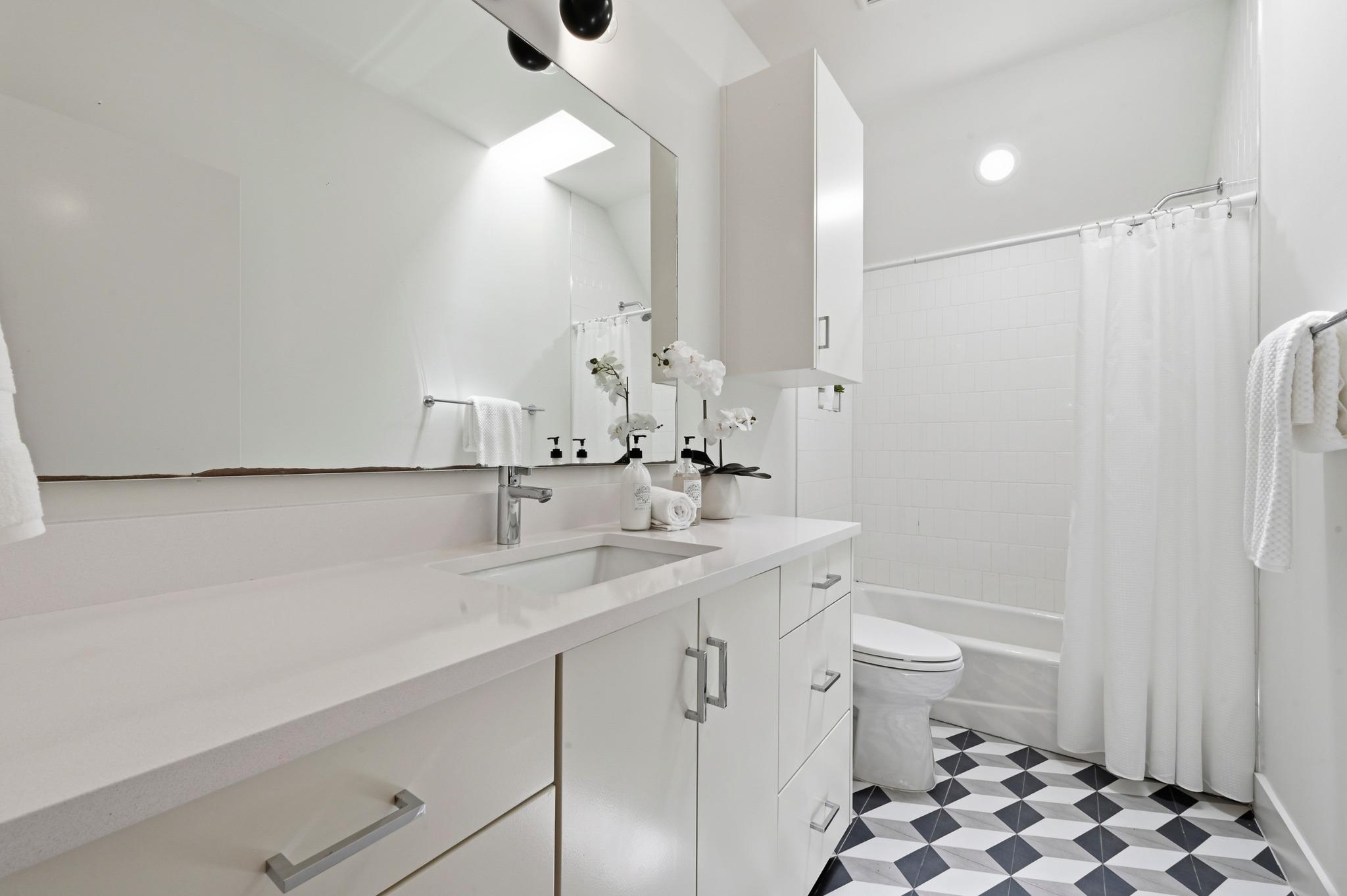 2010 Goodrich Avenue Austin TX 78704