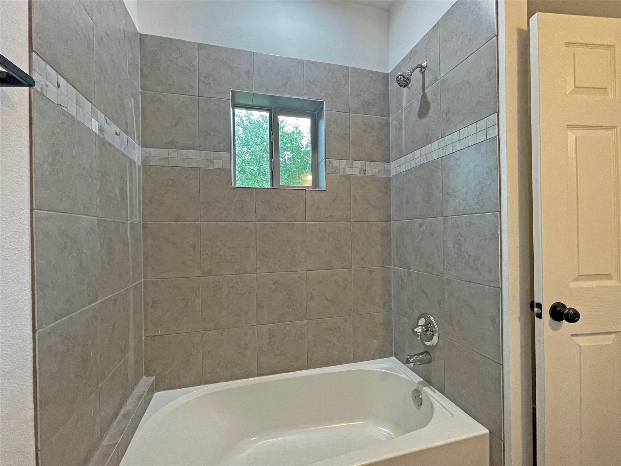 829 Pine Lane Cottonwood Shores TX 78657