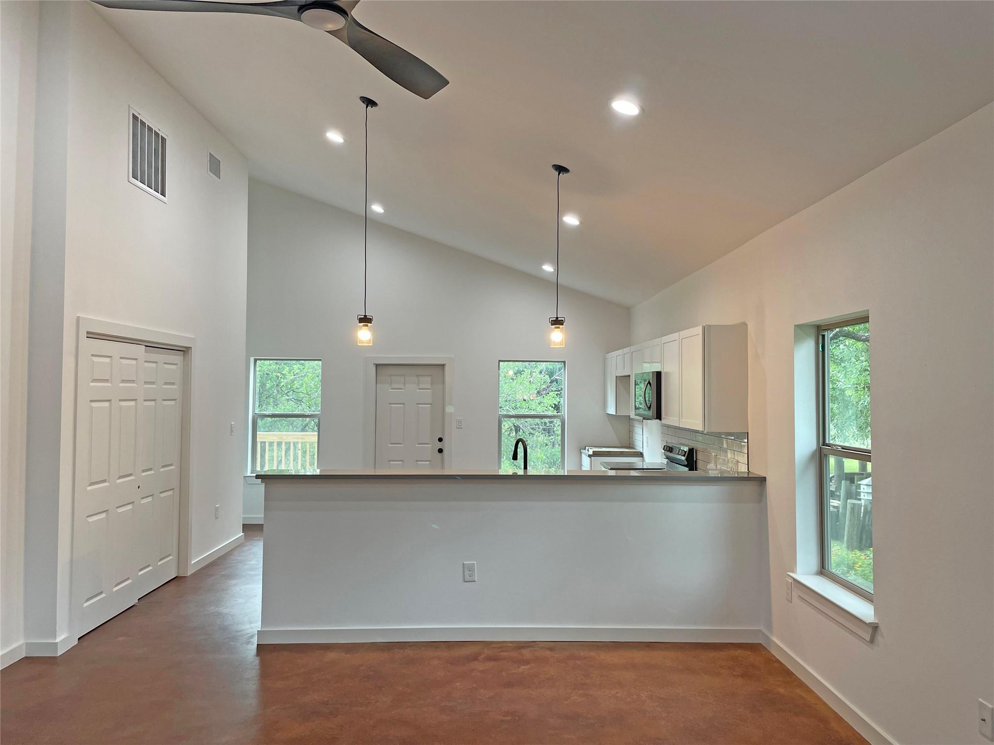 829 Pine Lane Cottonwood Shores TX 78657