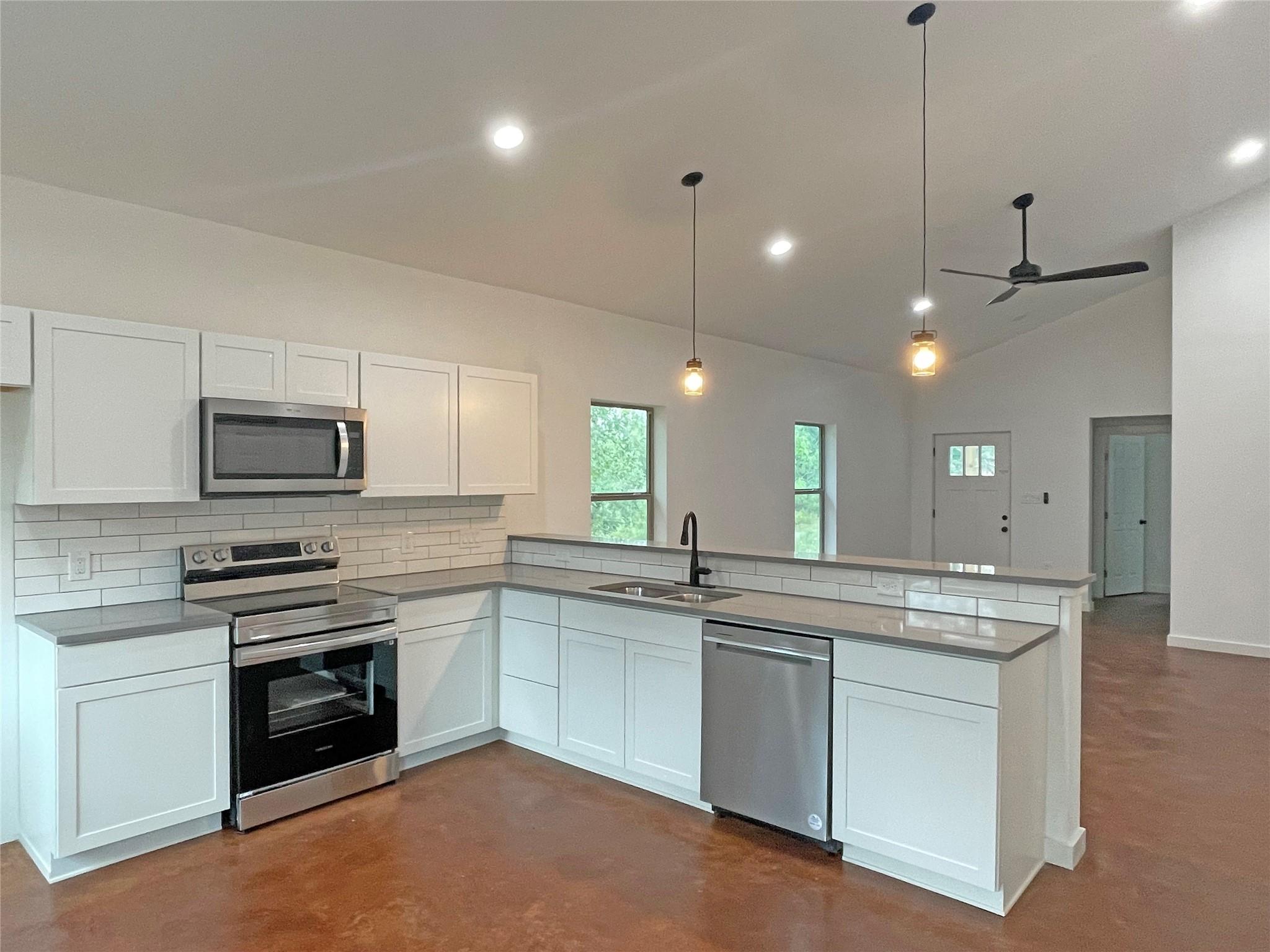 829 Pine Lane Cottonwood Shores TX 78657