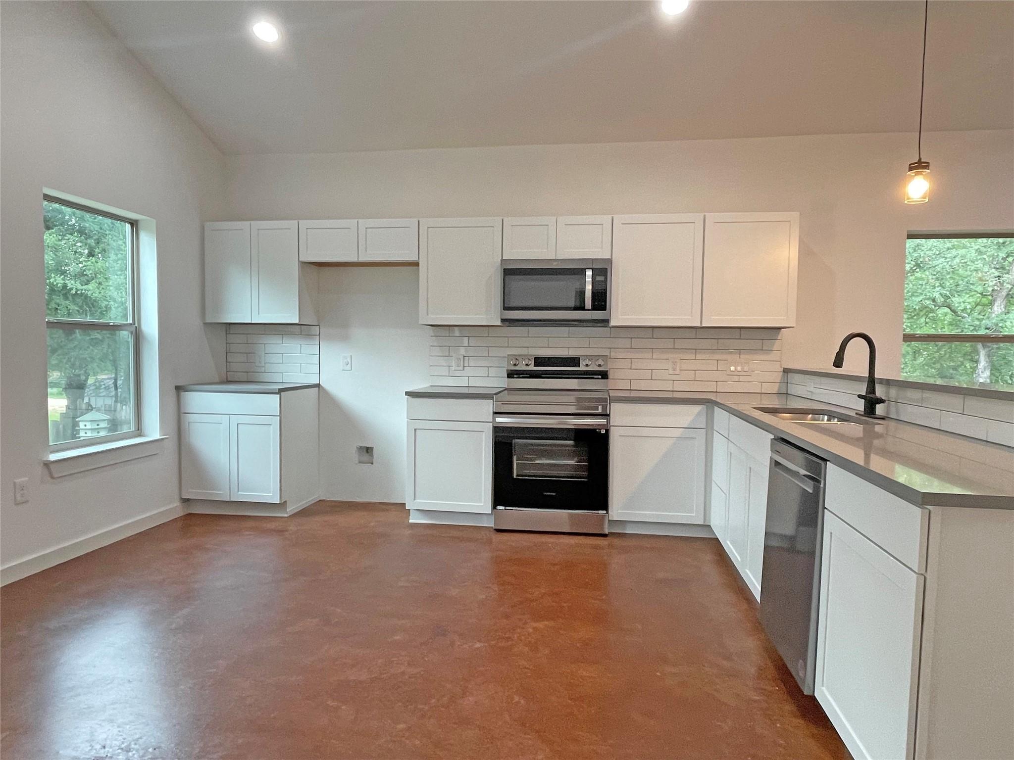 829 Pine Lane Cottonwood Shores TX 78657