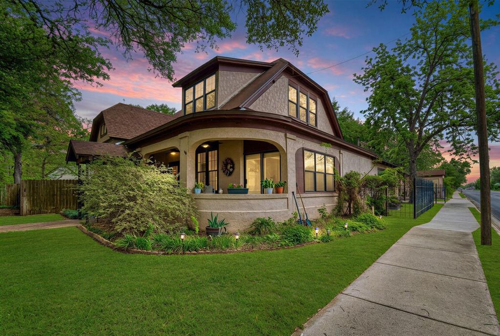 300 Mills Street Smithville TX 78957