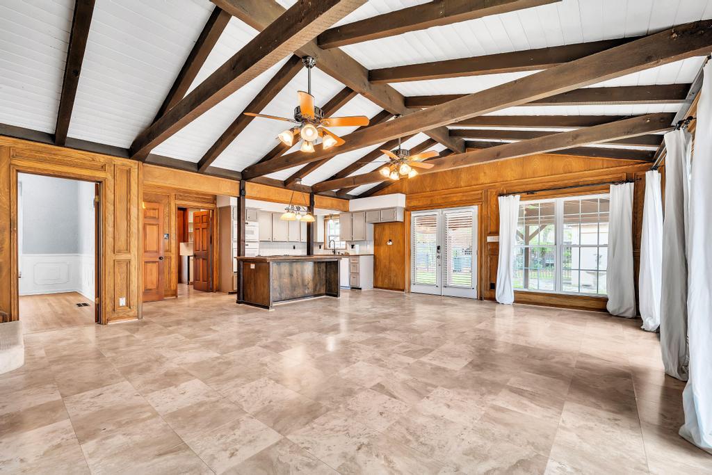 300 Mills Street Smithville TX 78957