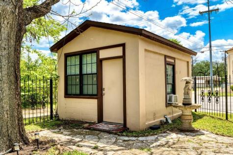 300 Mills Street Smithville TX 78957