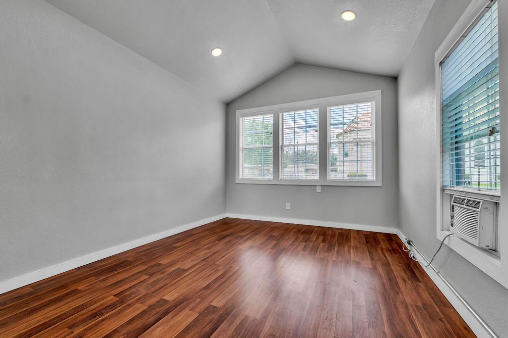 300 Mills Street Smithville TX 78957