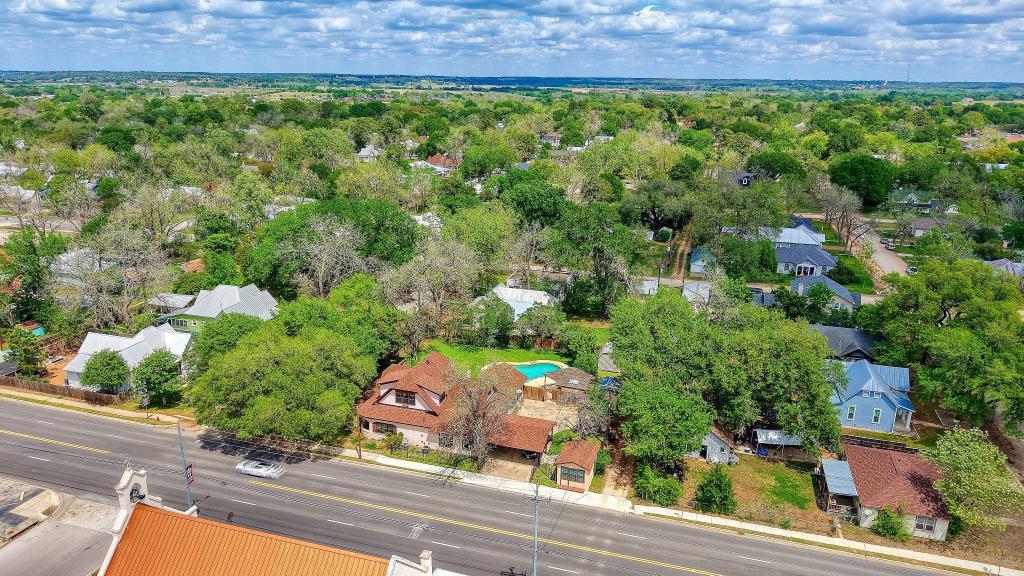 300 Mills Street Smithville TX 78957