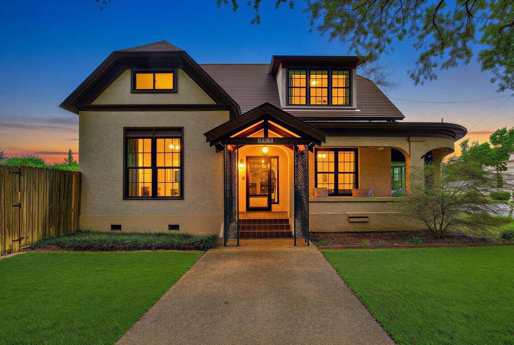 300 Mills Street Smithville TX 78957
