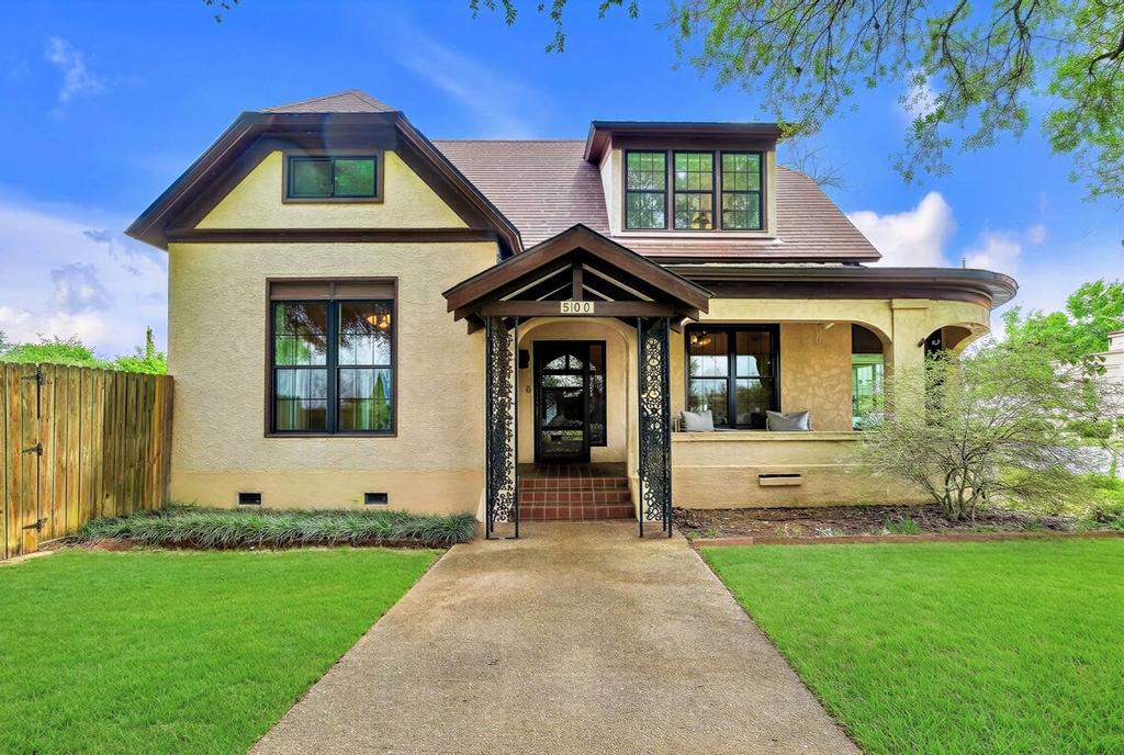 300 Mills Street Smithville TX 78957