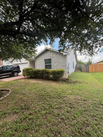 206 Rinehardt Street Hutto TX 78634