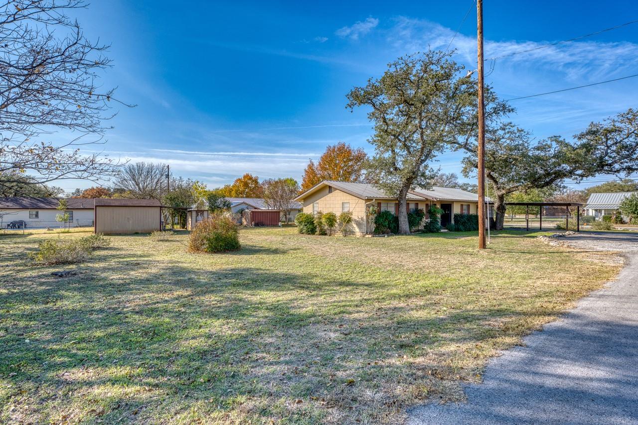 605 W Ash Drive Johnson City TX 78636