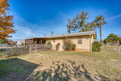 605 W Ash Drive Johnson City TX 78636