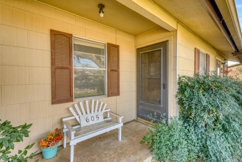 605 W Ash Drive Johnson City TX 78636