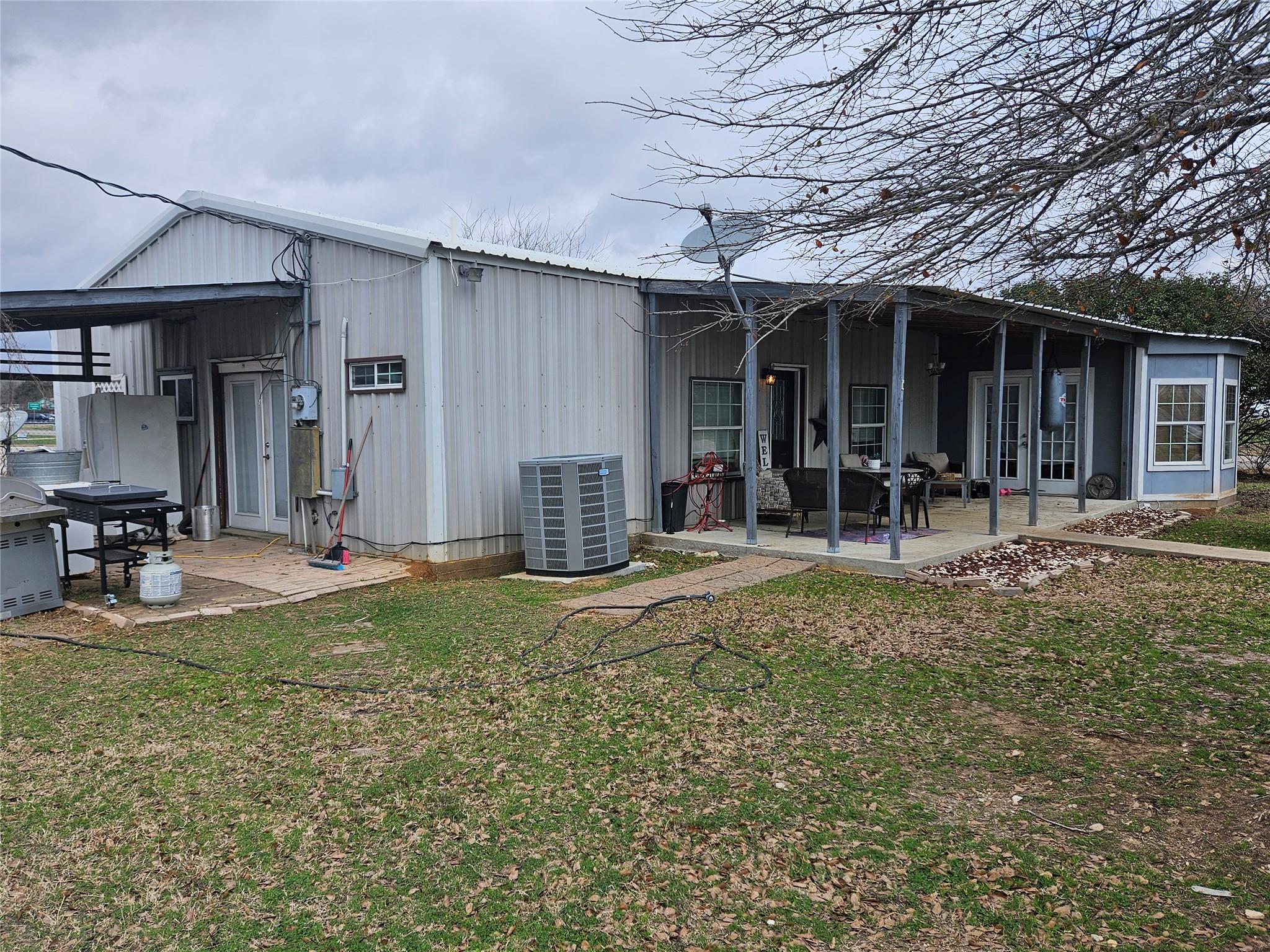 616 S Rockdale Street Lexington TX 78947