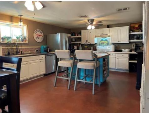 616 S Rockdale Street Lexington TX 78947