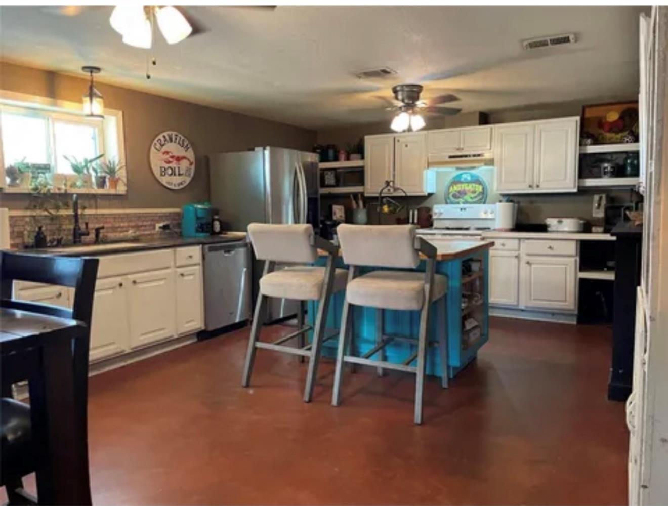 616 S Rockdale Street Lexington TX 78947