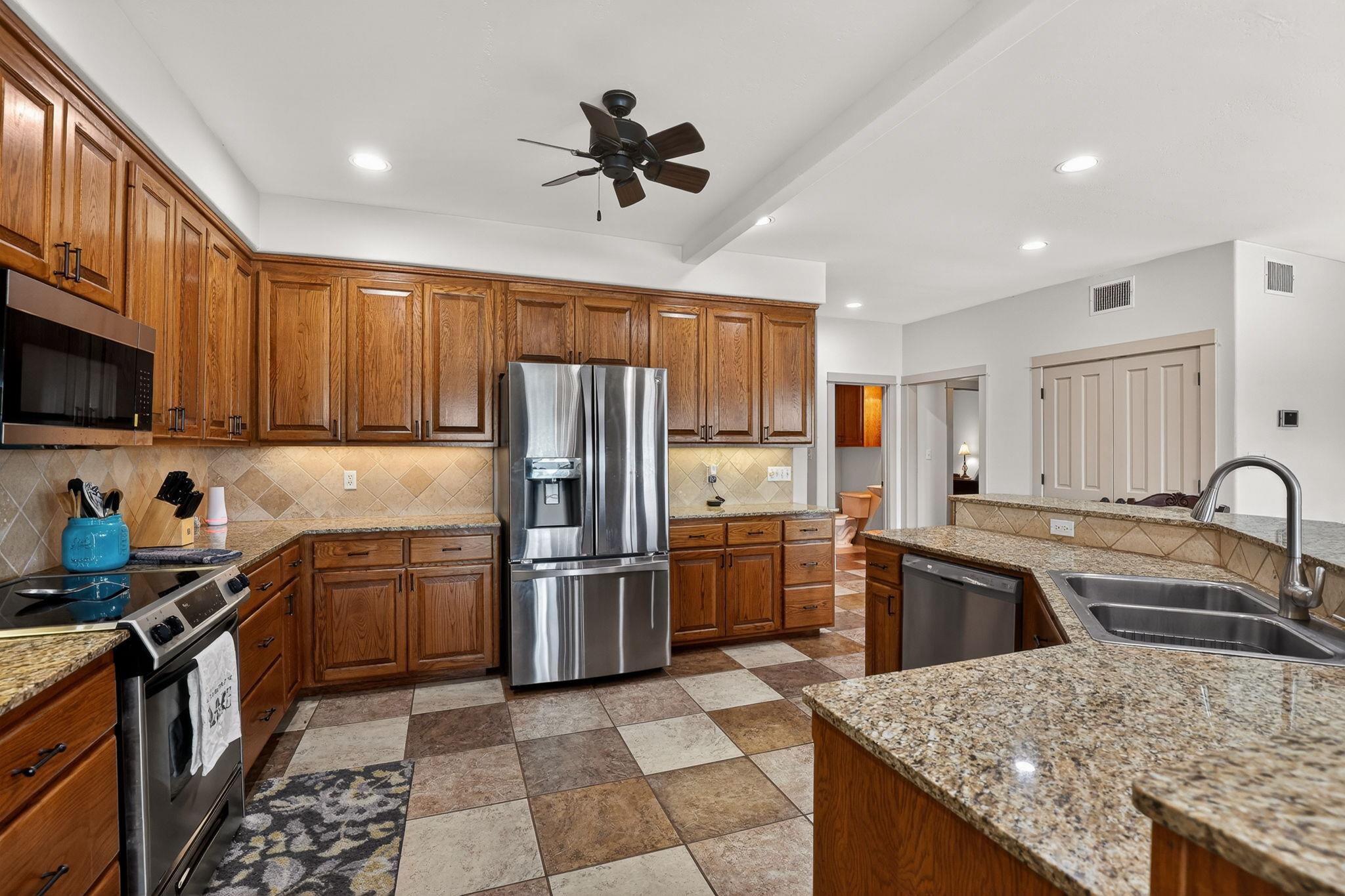 1002 Scenic Loop Kingsland TX 78639