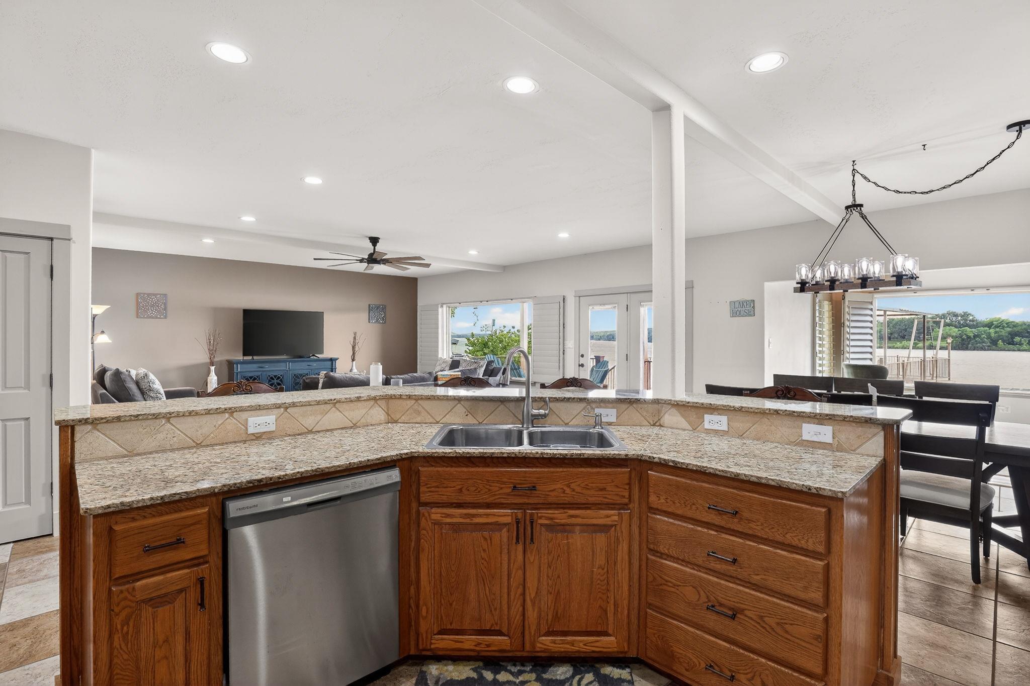 1002 Scenic Loop Kingsland TX 78639