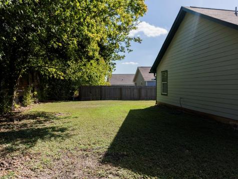 800 Debra Drive Taylor TX 76574