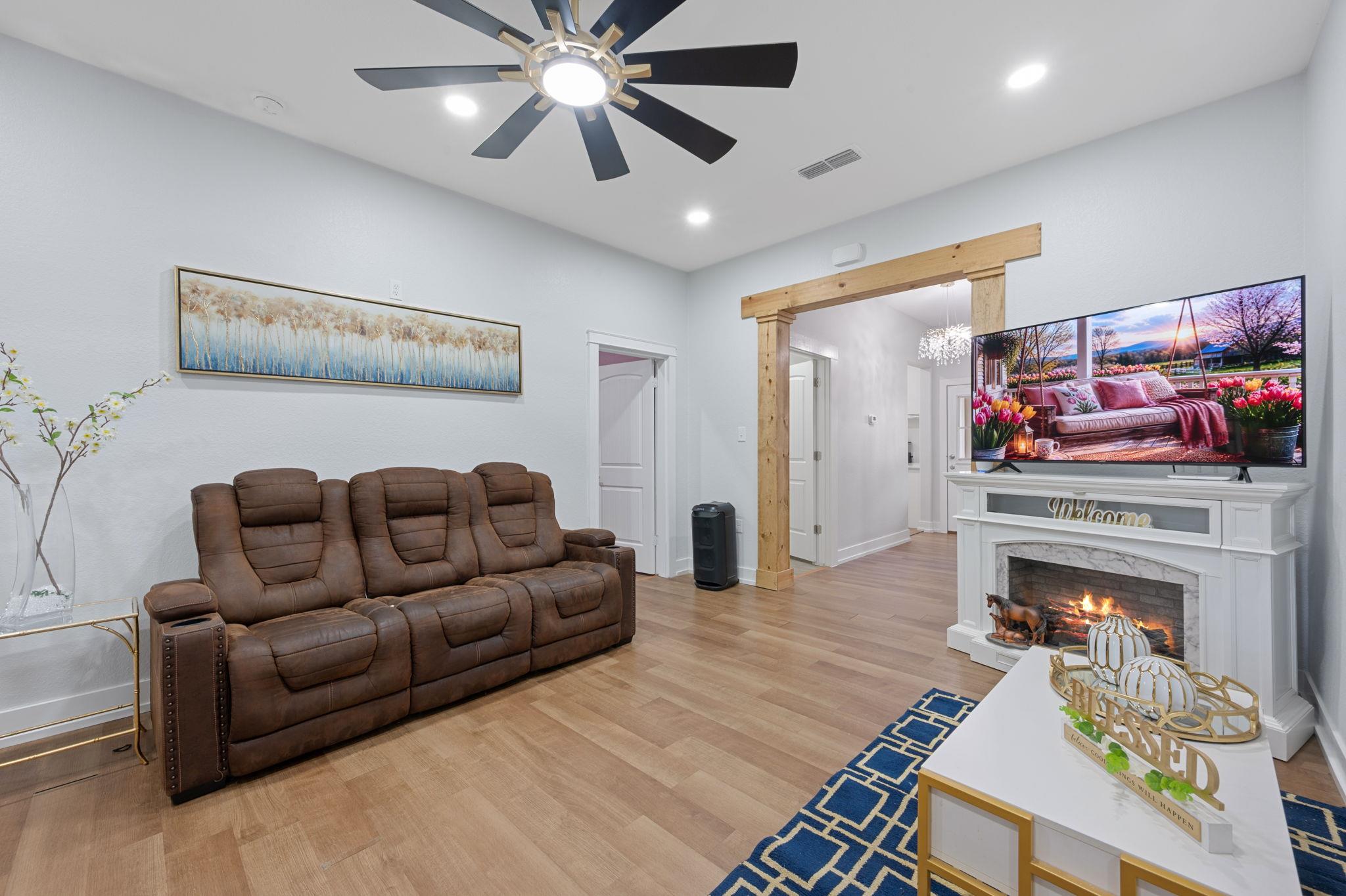 602 E 6th Street Cameron TX 76520