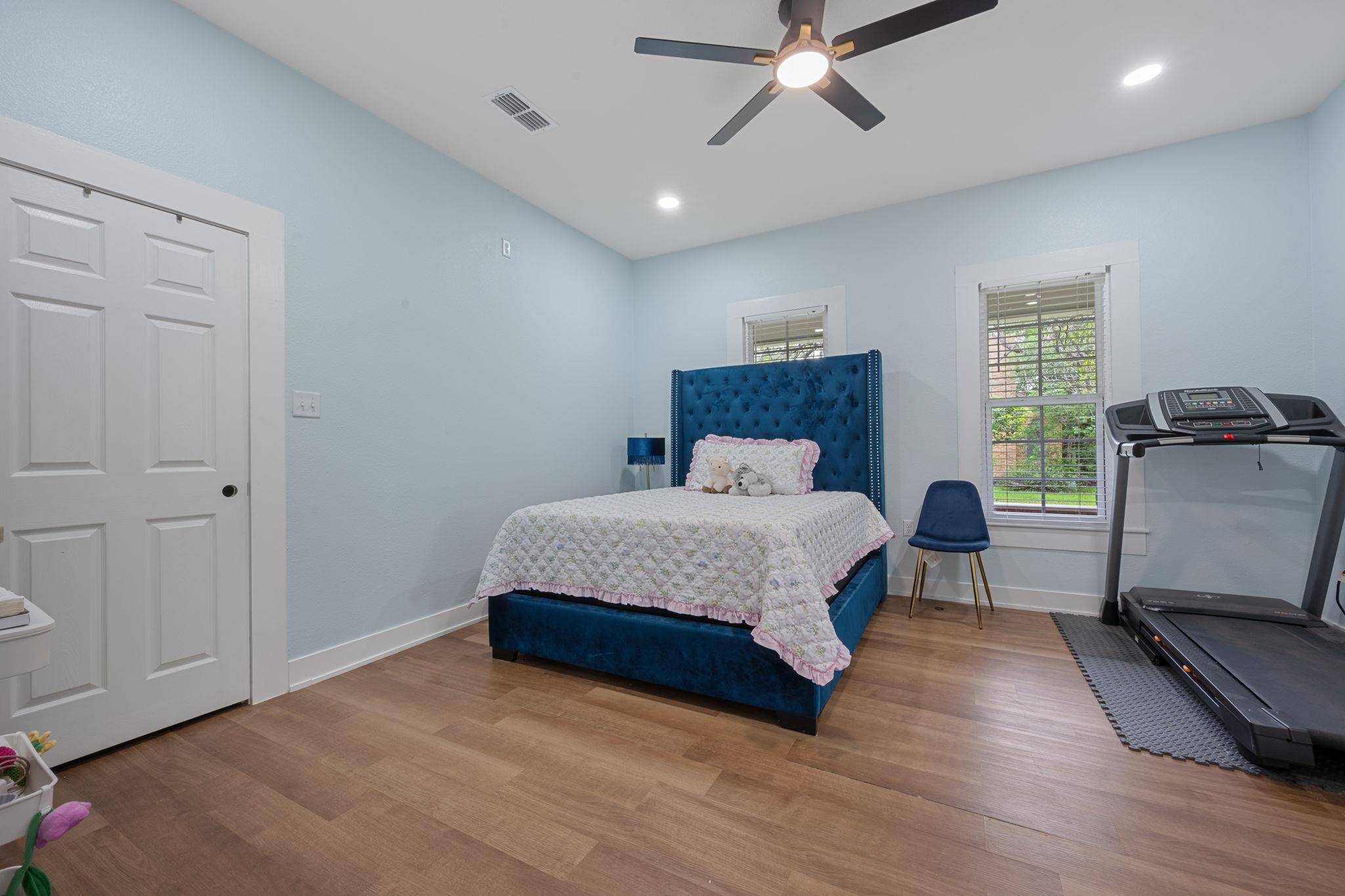 602 E 6th Street Cameron TX 76520