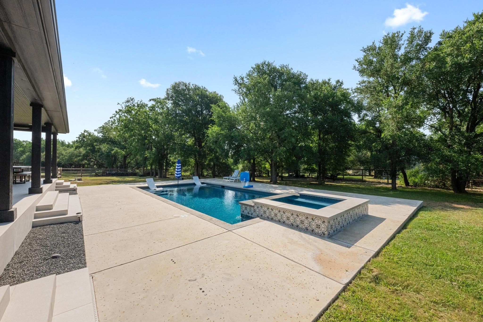 140 Vincas Shadow Court Driftwood TX 78619