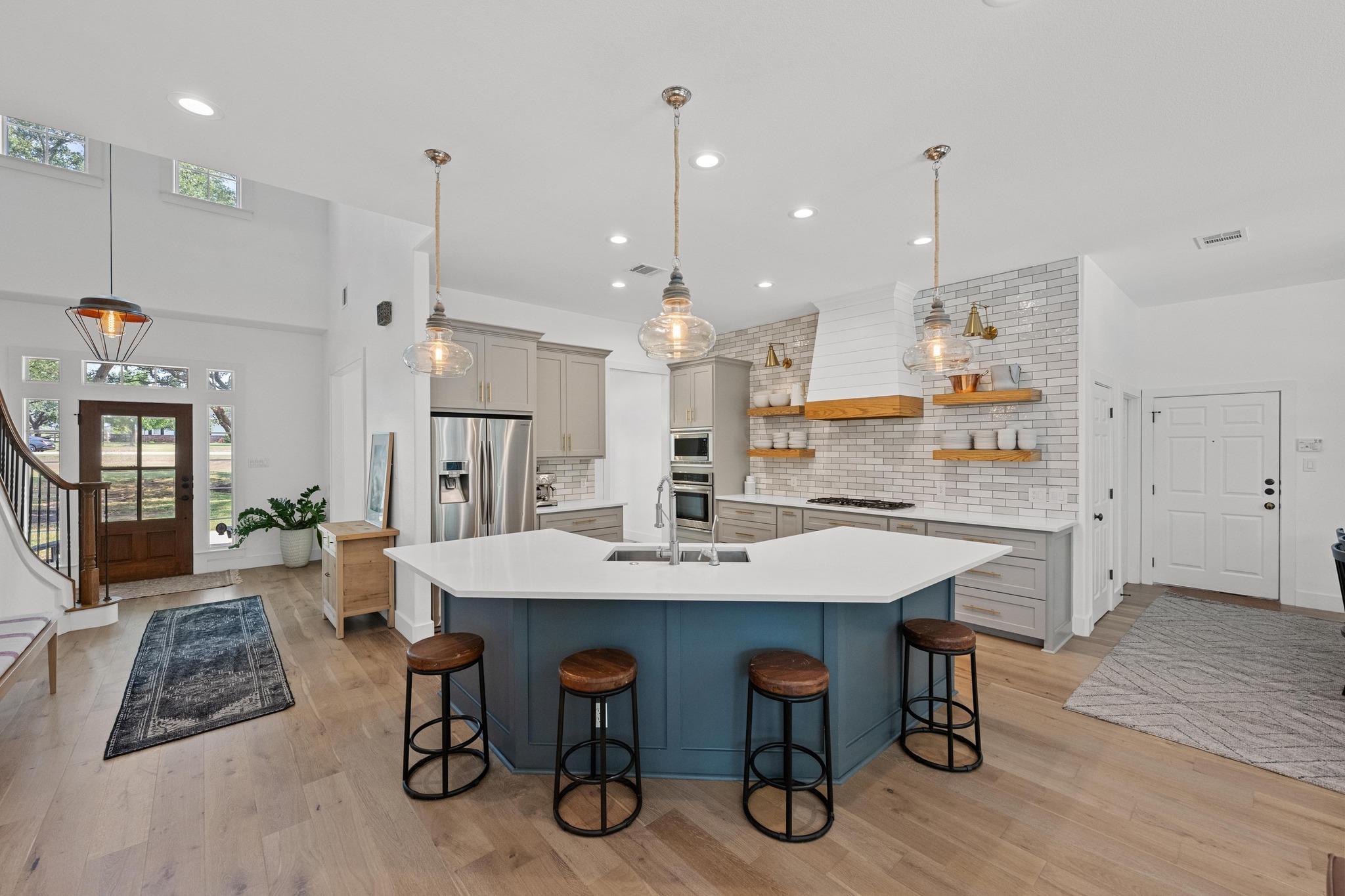 140 Vincas Shadow Court Driftwood TX 78619
