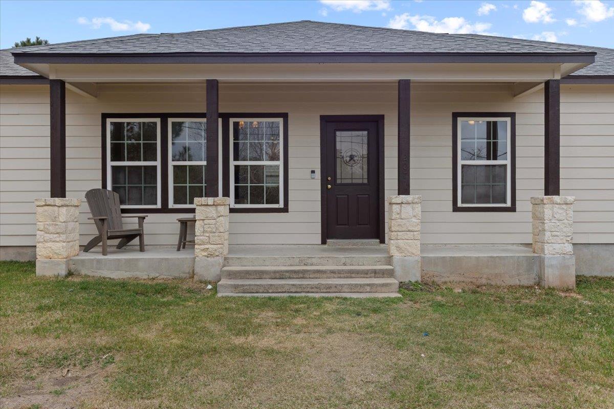 207 Cardinal Loop Paige TX 78659