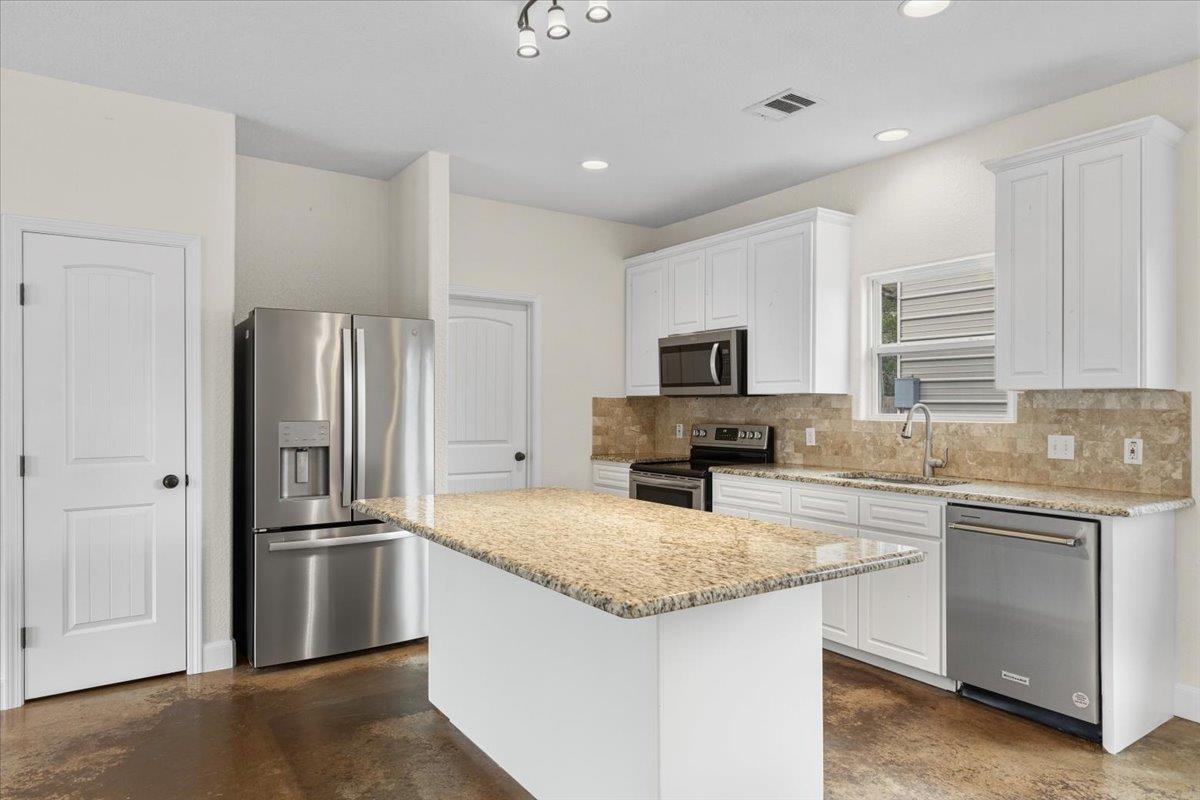 207 Cardinal Loop Paige TX 78659