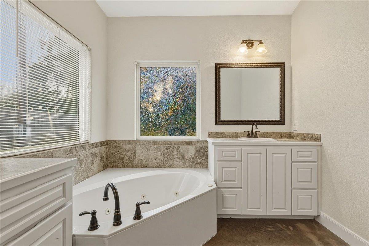 207 Cardinal Loop Paige TX 78659