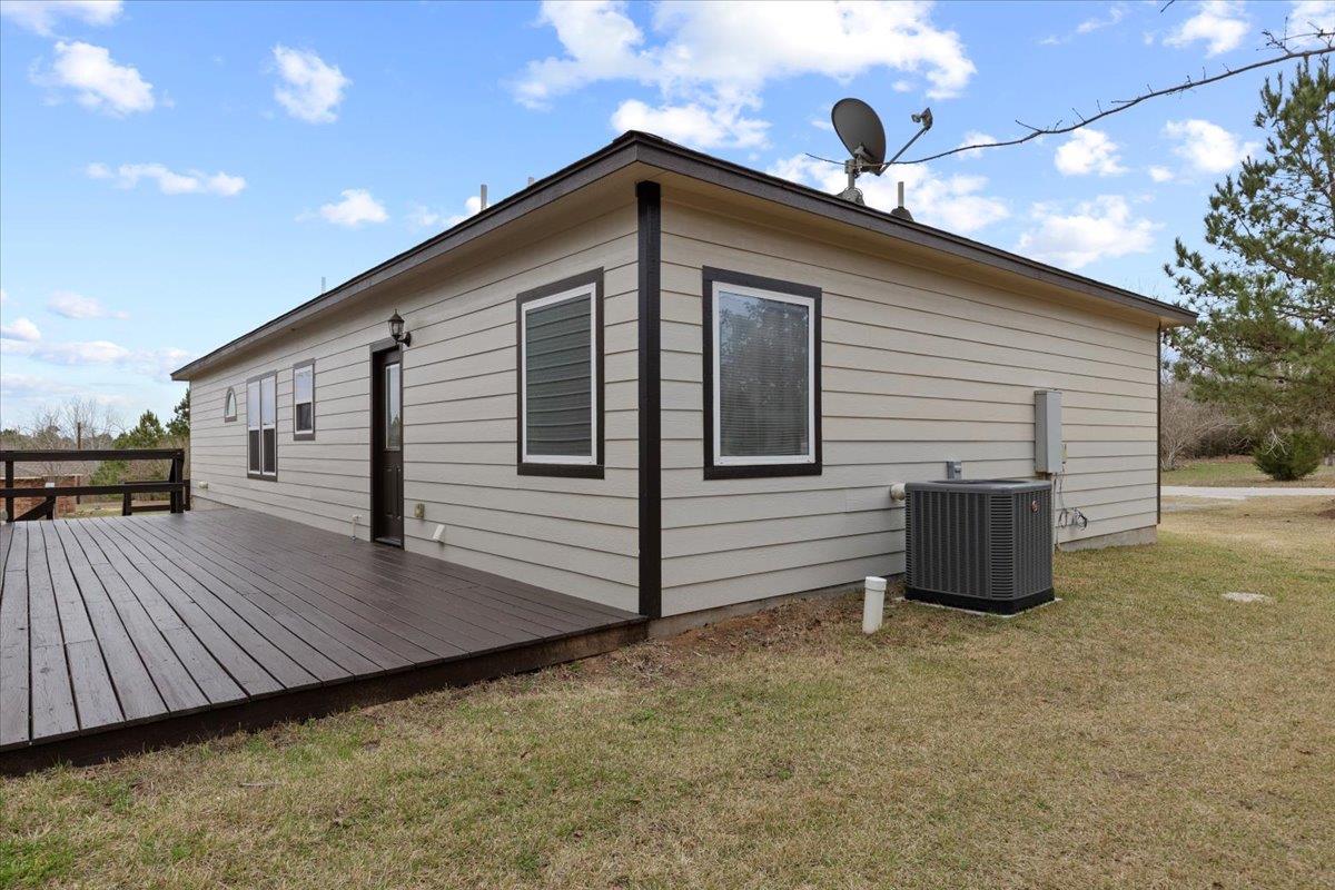207 Cardinal Loop Paige TX 78659